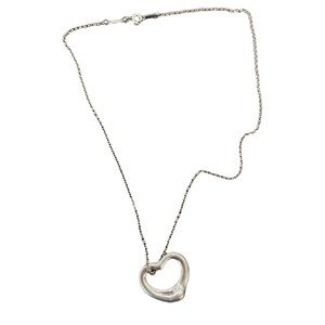 TIFFANY & CO
Elsa Peretti silver open heart necklace